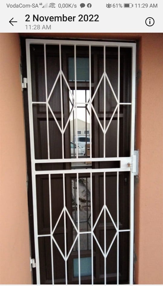 Decorative diamond pattern gate